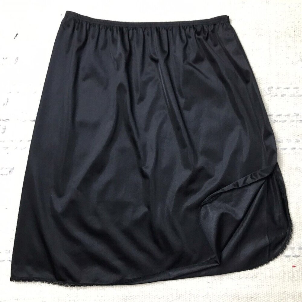 Vintage Vanity Fair Black Half Slip Skirt 100%‎ Nylon size Medium